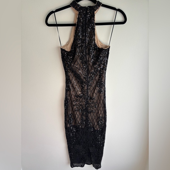 Elegant Black Sequin Midi Dress - Picture 4 of 7